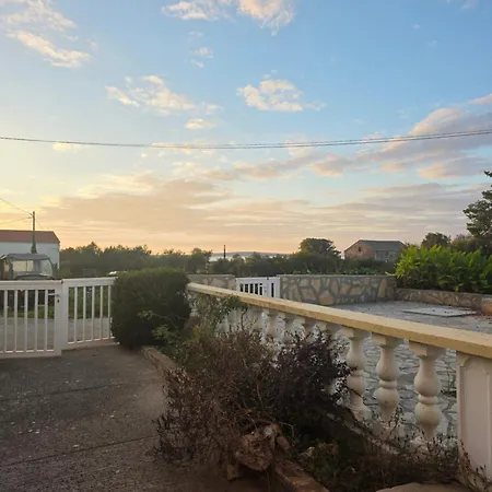 شقة Tim أوليب